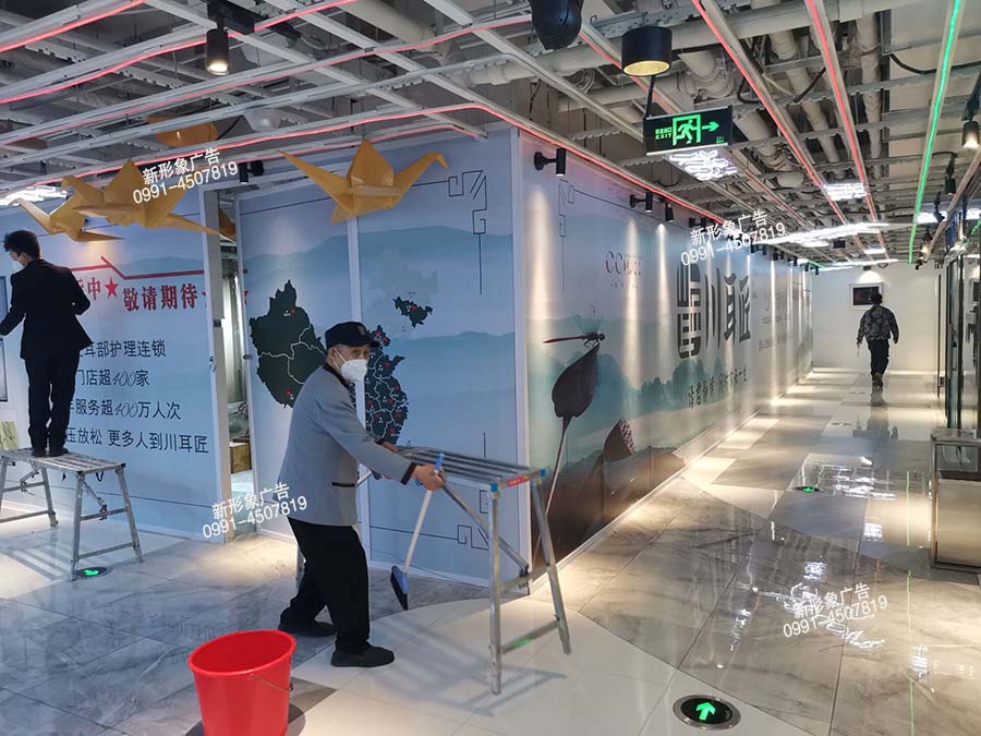 商场喷绘制作安装