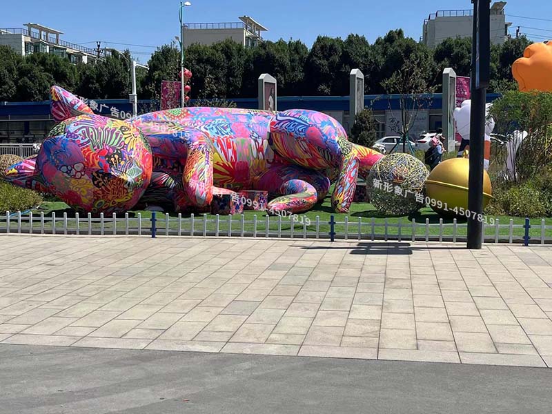 商场米东吾悦广场气模制作大猫咪
